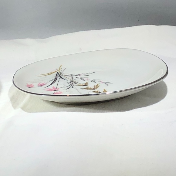 VINTAGE SCHWARZENHAMMER BAVERIA GERMANY FLORAL PLATES - SET OF 2 - Picture 12 of 15